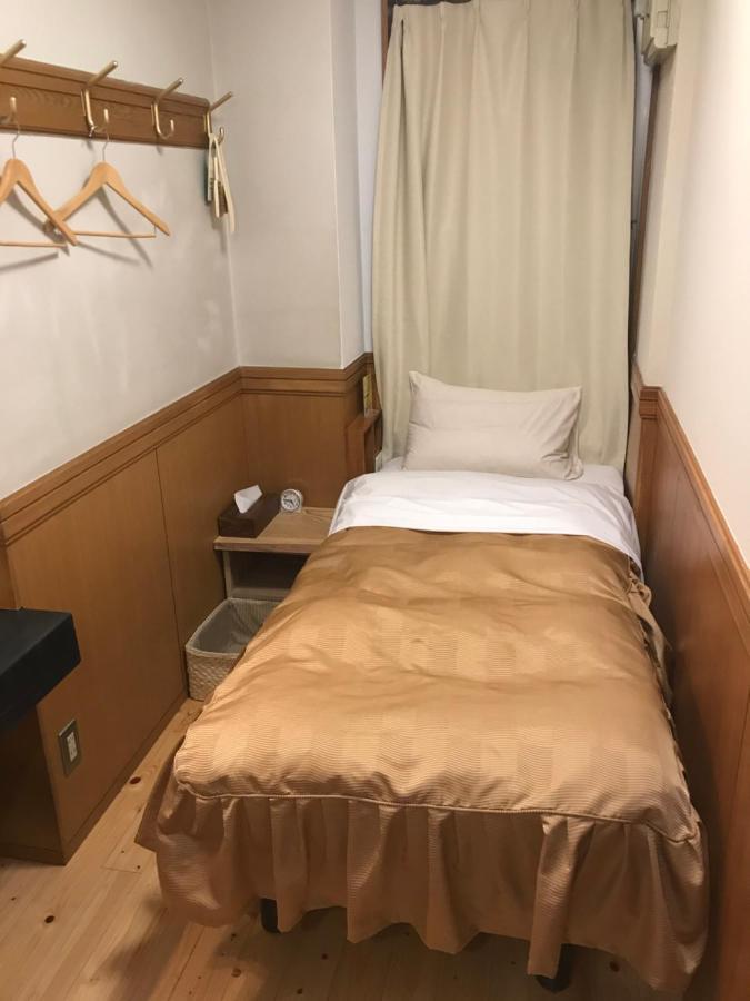 Business Hotel Crescent Токио Экстерьер фото