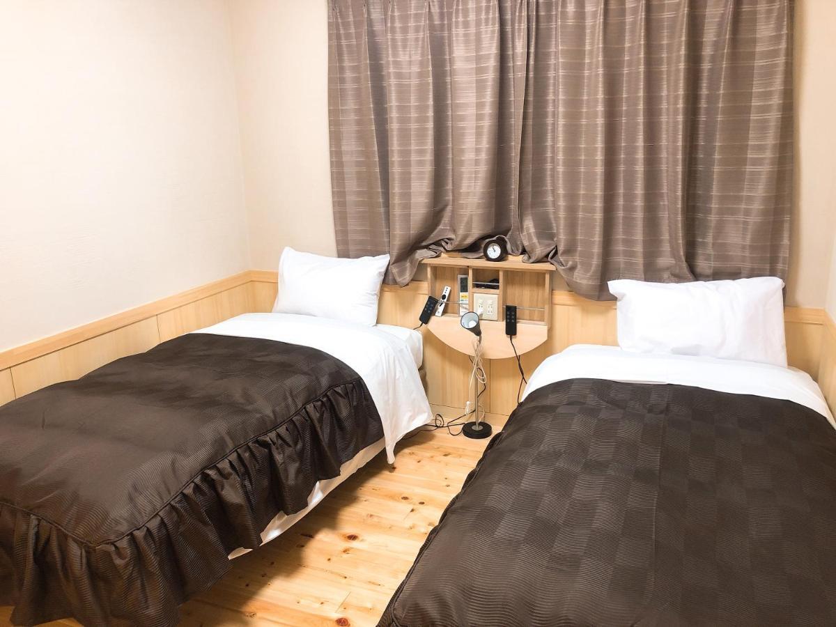 Business Hotel Crescent Токио Экстерьер фото