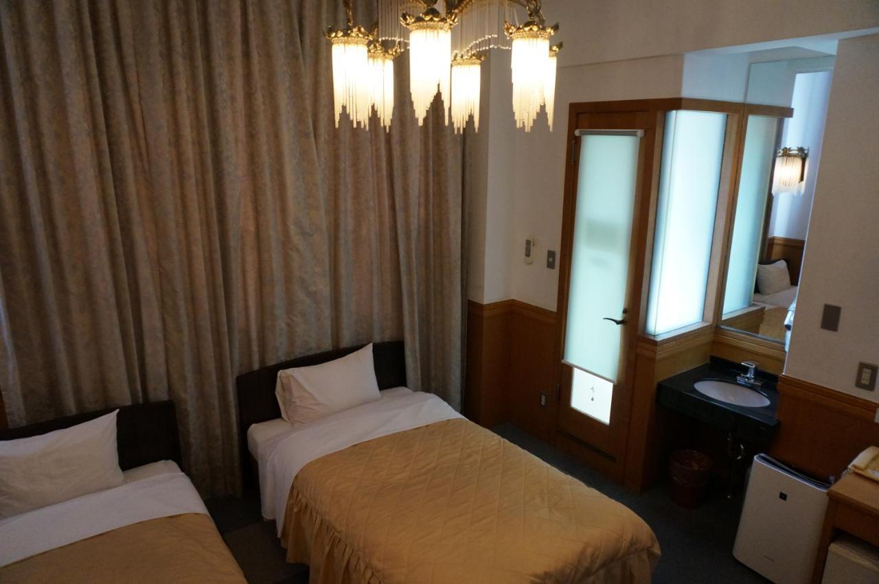 Business Hotel Crescent Токио Экстерьер фото